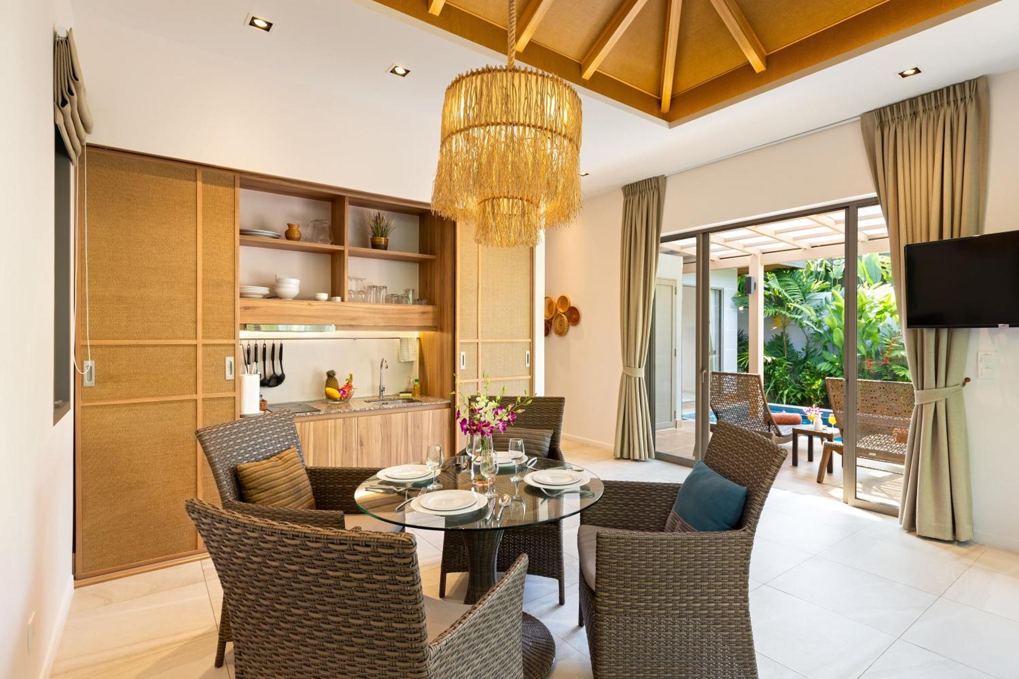 Dalaa 5 Villa Pantai Kamala Bagian luar foto